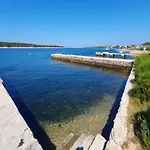 Lejlighed On With Waterfront Views