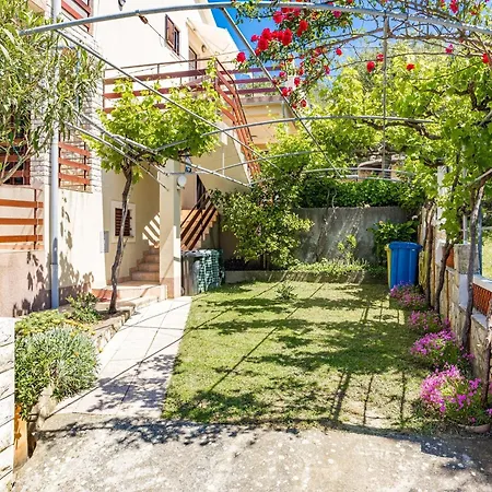 On With Waterfront Views Διαμέρισμα Supetarska Draga