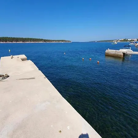 On With Waterfront Views Διαμέρισμα Supetarska Draga