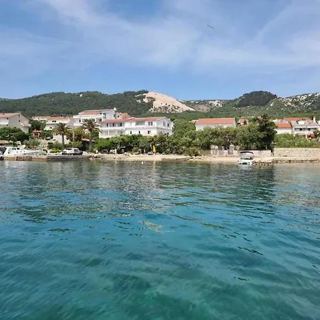 Διαμέρισμα On With Waterfront Views *