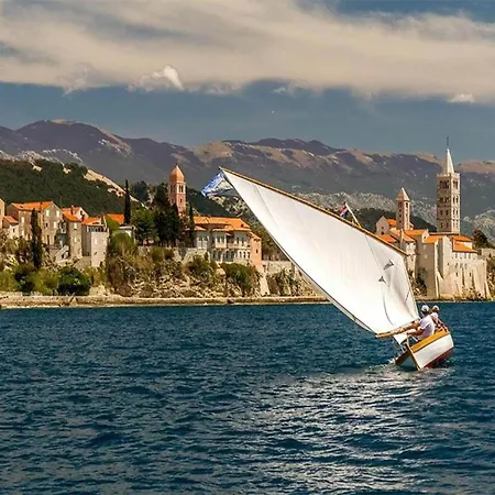 On With Waterfront Views * Supetarska Draga