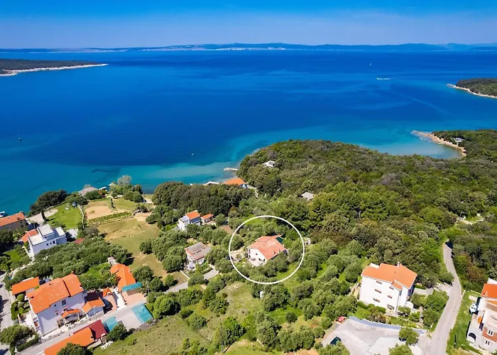 On With Waterfront Views Apartman *