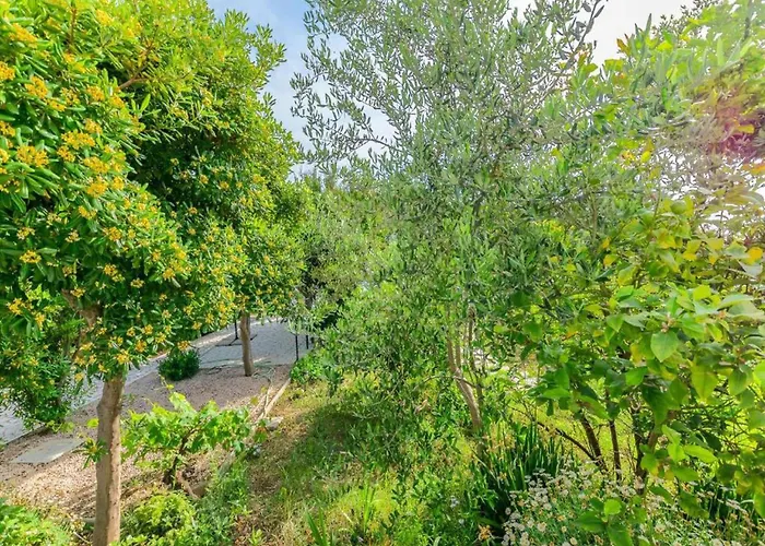 Apartman On With Waterfront Views