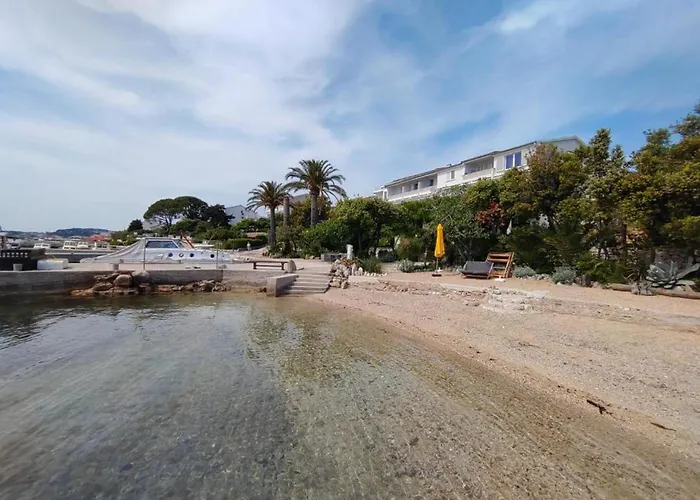 On With Waterfront Views Apartman Supetarska Draga